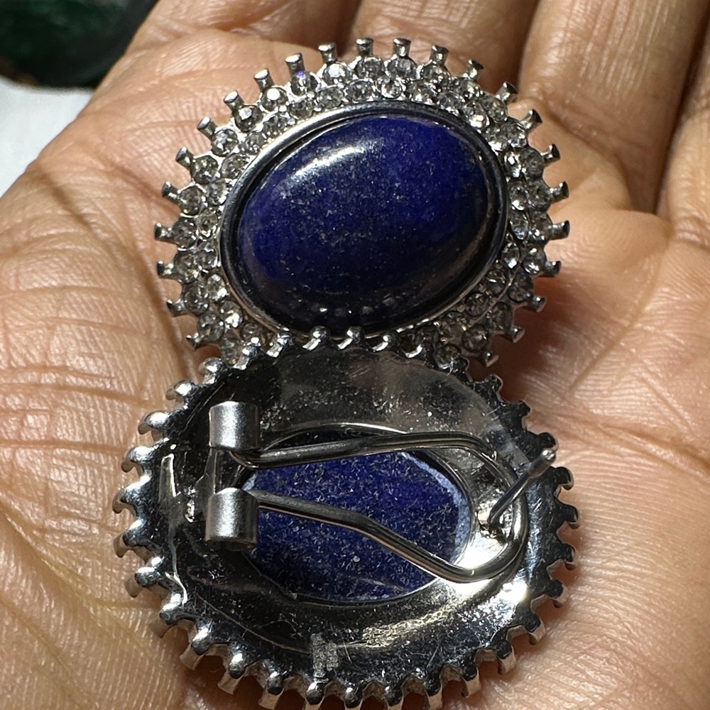 This is a pair of vintage silver-tone lapis lazuli cuff links - Picture 13 of 15